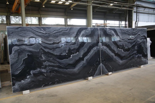 Montanas Nero - gepolijst